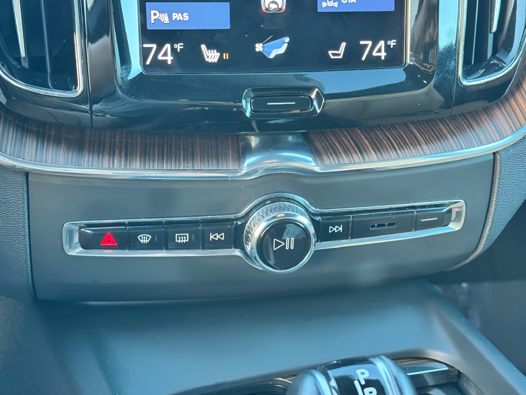 Used 2021 Volvo XC60 T5 Inscription w/ Advanced Package AWD/4WD image 19