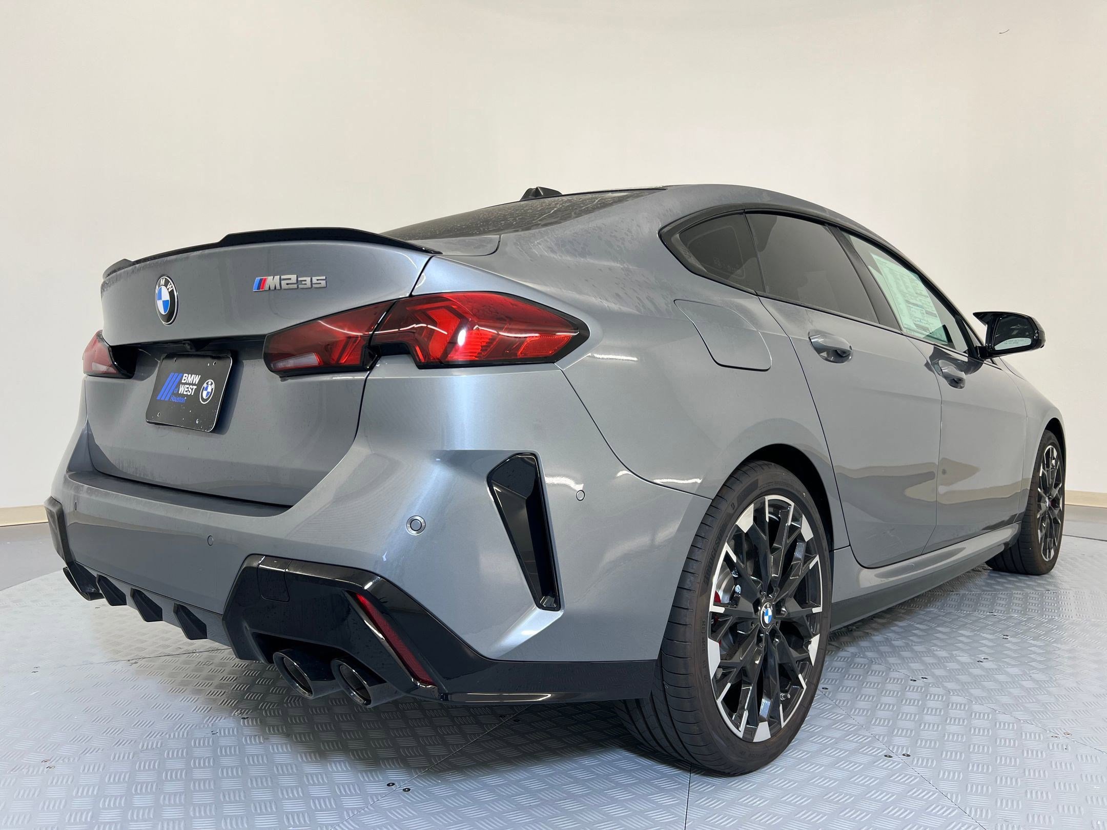 Used 2026 BMW M235i xDrive w/ Technology Package AWD/4WD image 9