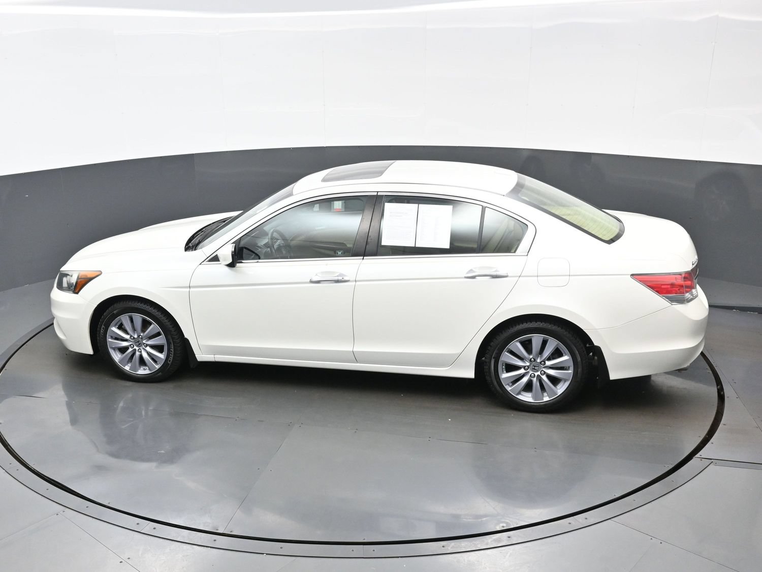 Used 2011 Honda Accord EX-L image 31