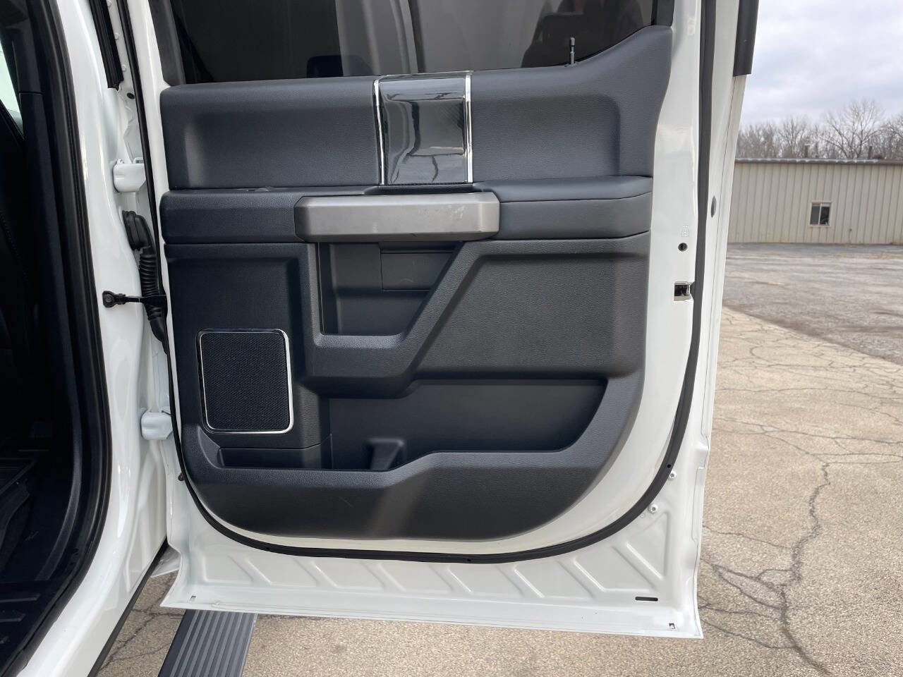 Used 2020 Ford F250 Platinum w/ FX4 Off-Road Package image 32