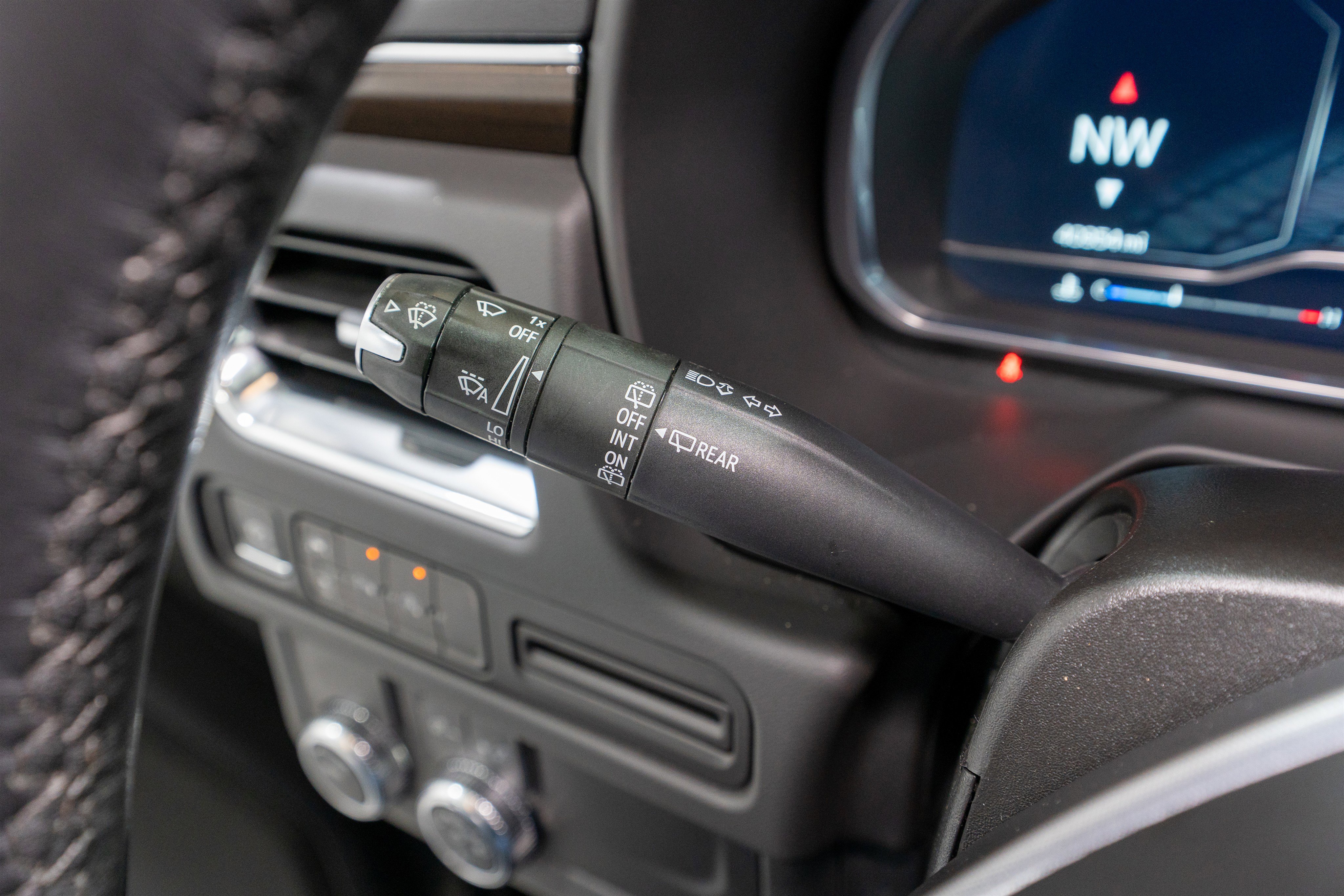 Used 2023 GMC Yukon SLE w/ Gmc Pro Safety Plus Package image 26