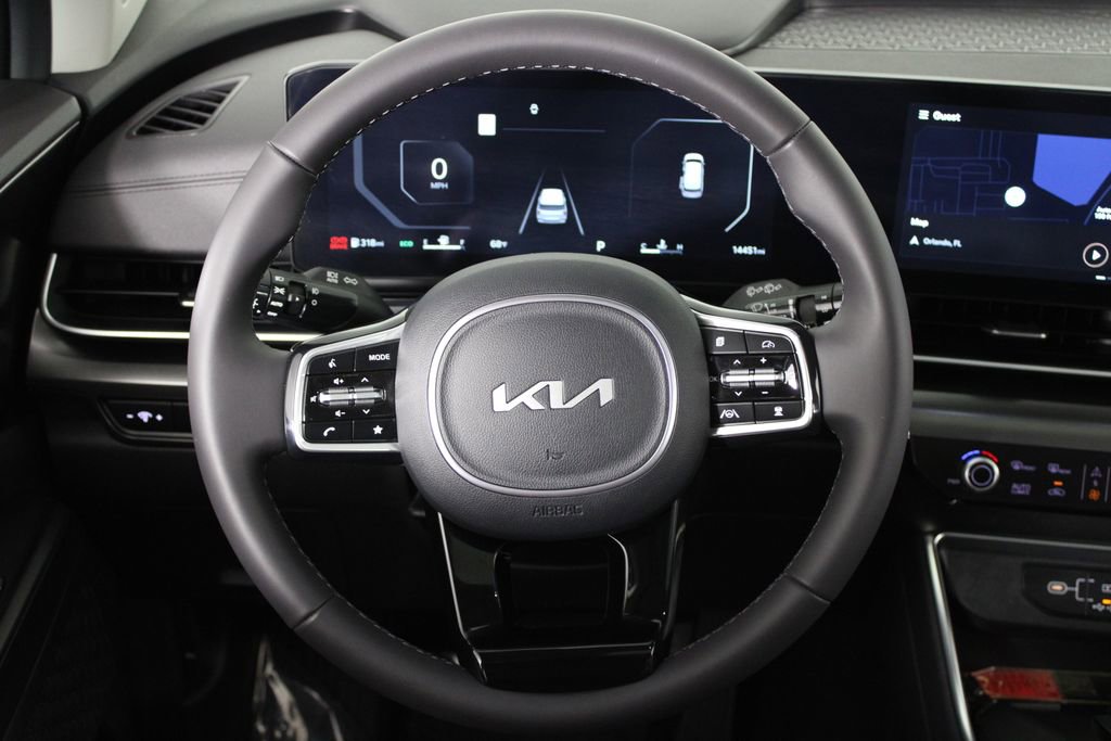 Used 2025 Kia Carnival SX image 9