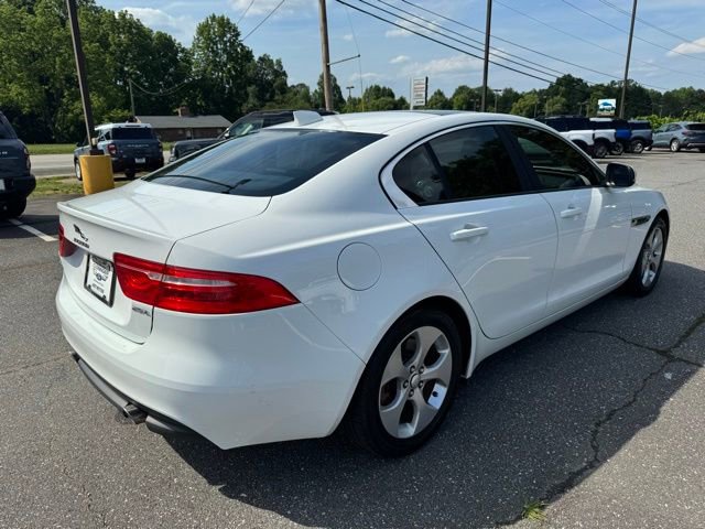 Used 2017 Jaguar XE RWD image 9