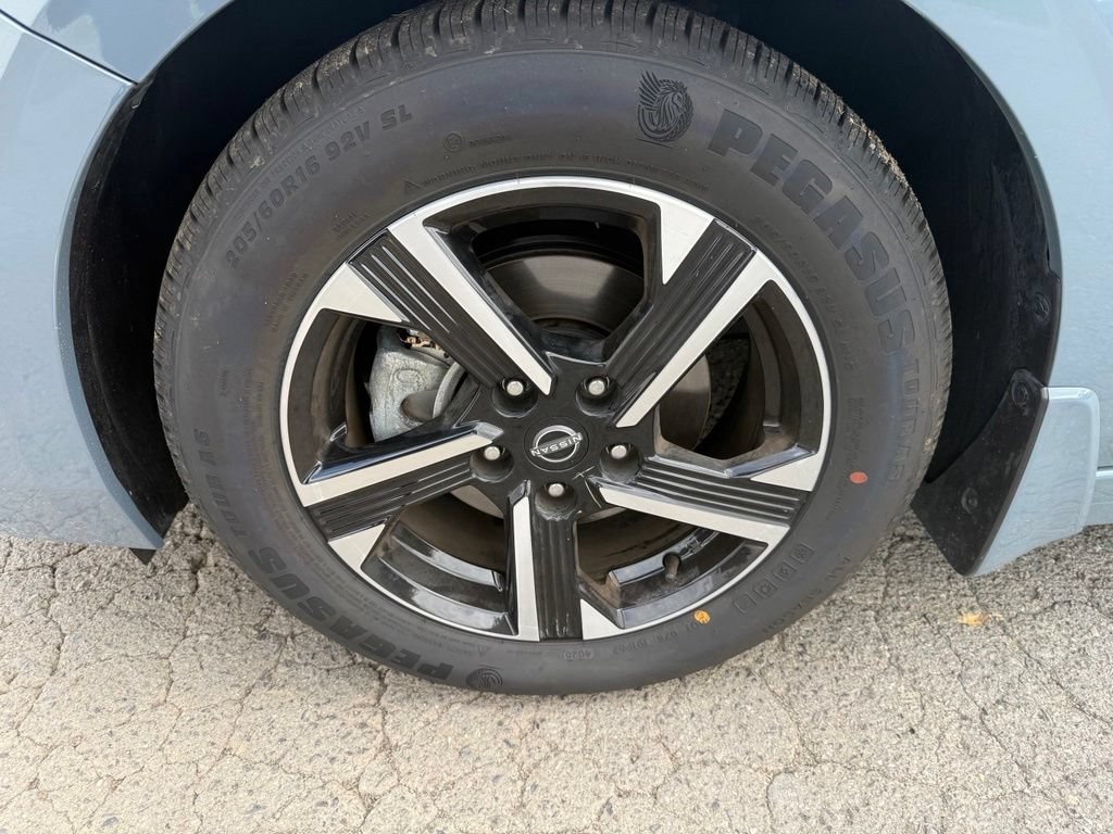 Used 2025 Nissan Sentra SV w/ All-Weather Package FWD image 2