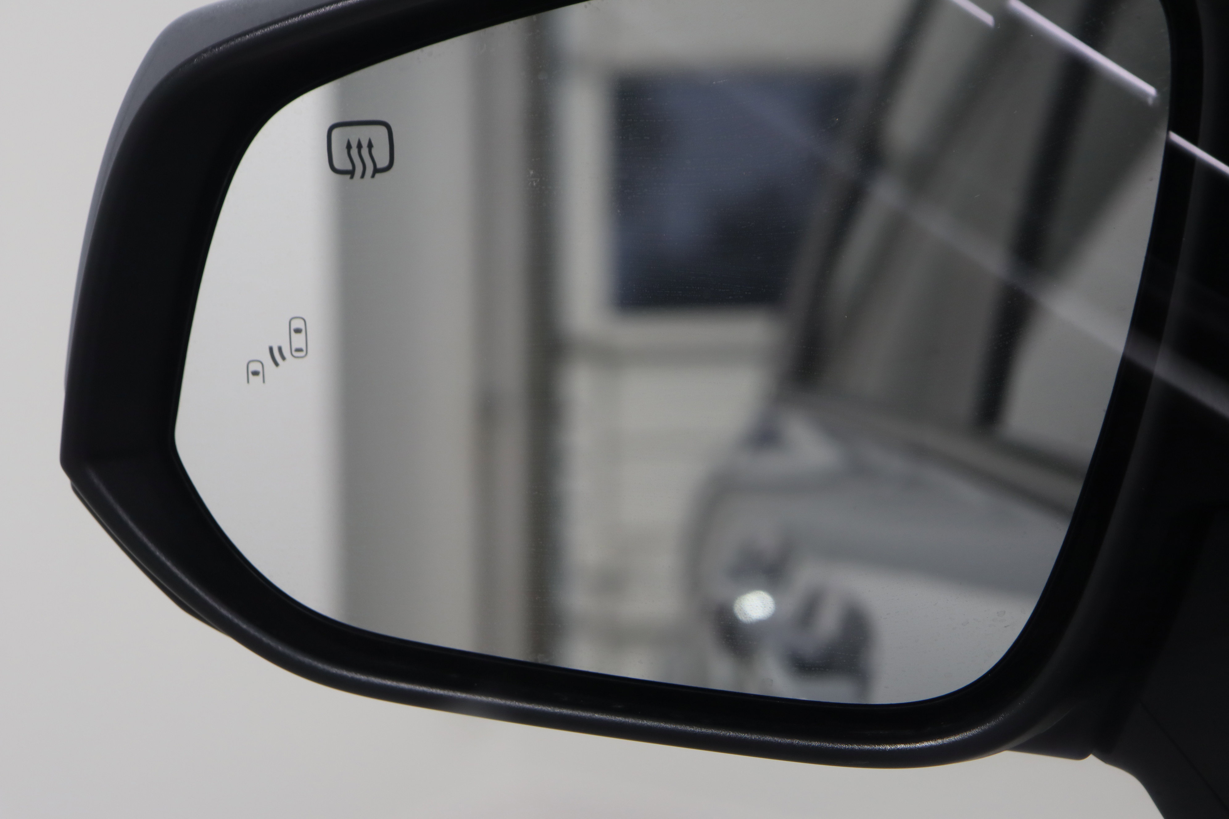 Used 2025 Toyota Sienna XLE Woodland Edition image 24