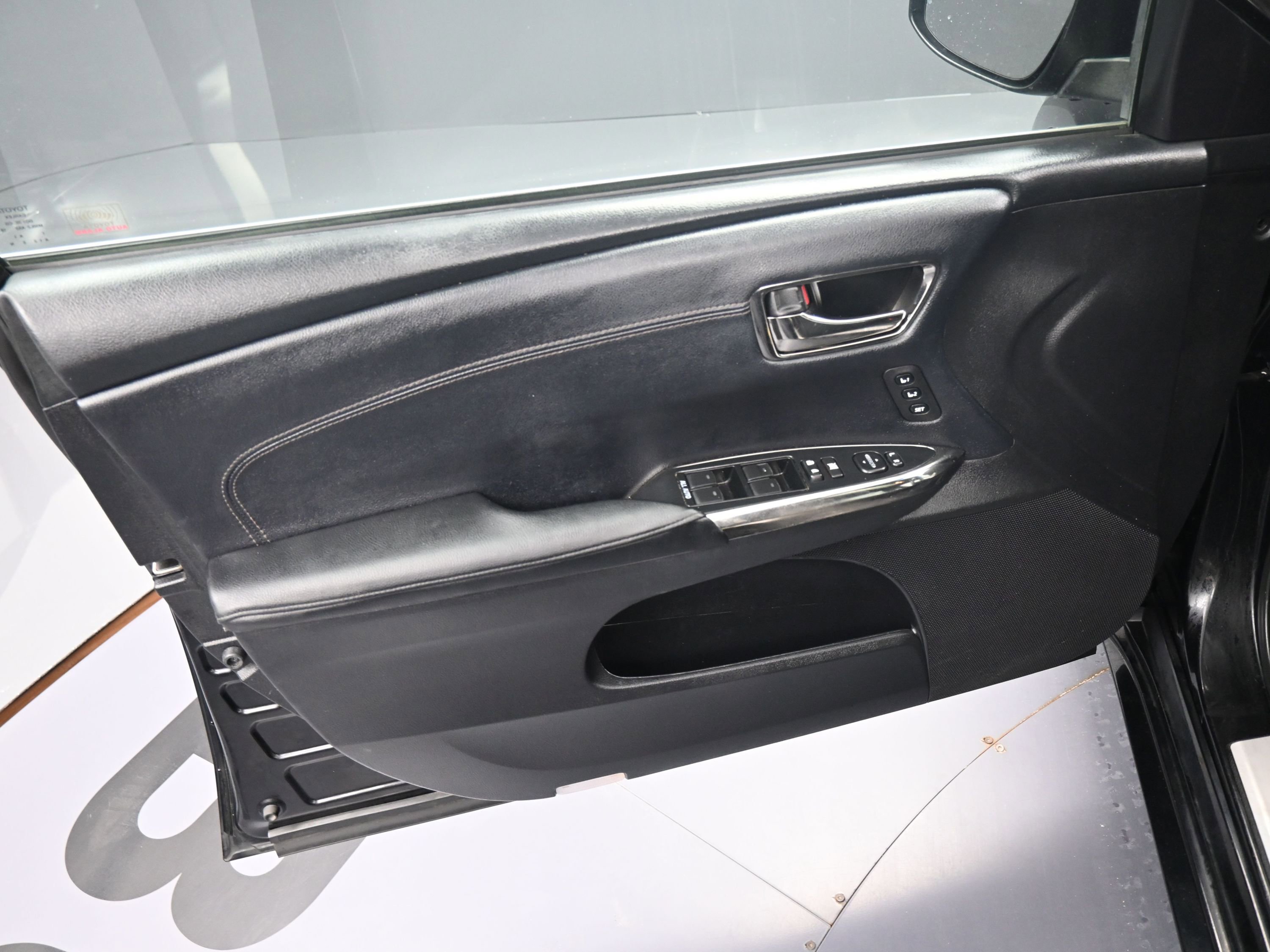 Used 2016 Toyota Avalon XLE Premium image 13