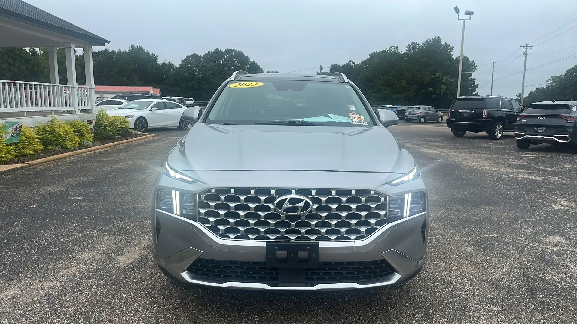 Used 2023 Hyundai Santa Fe Limited image 2