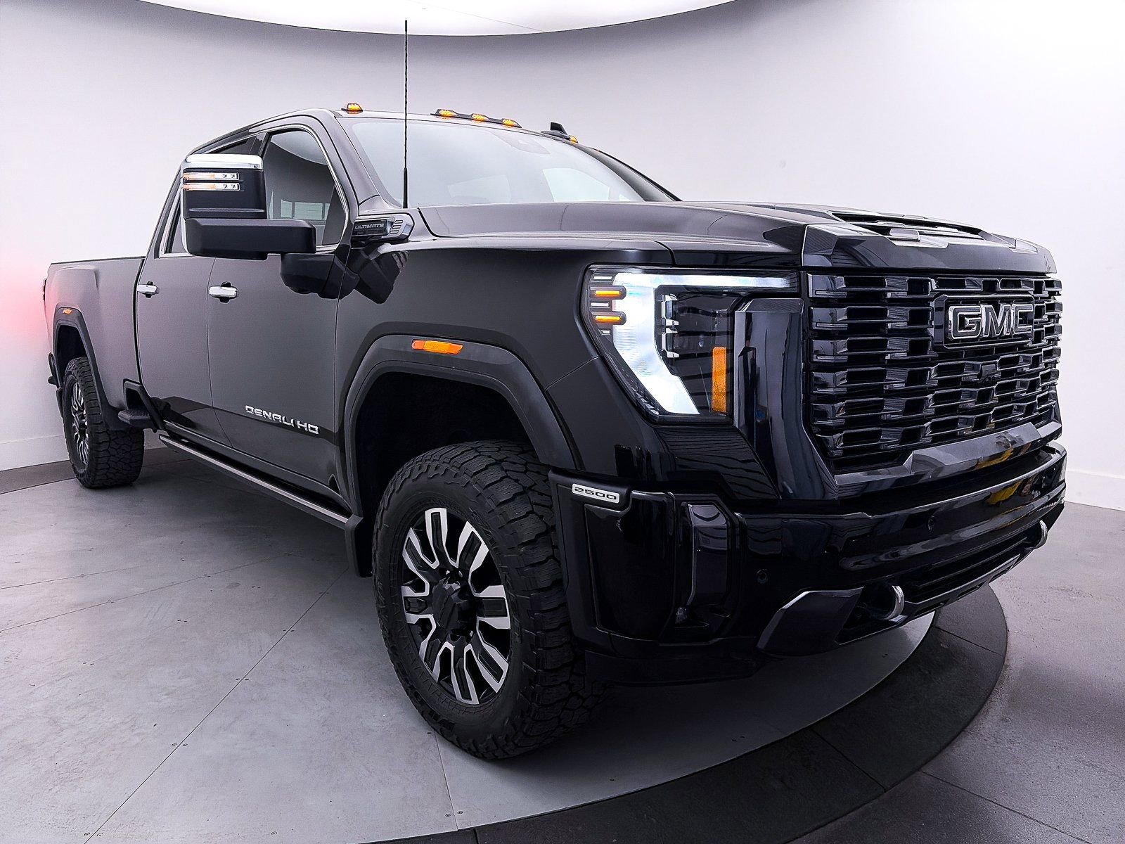 Used 2024 GMC Sierra 2500 Denali Ultimate image 13