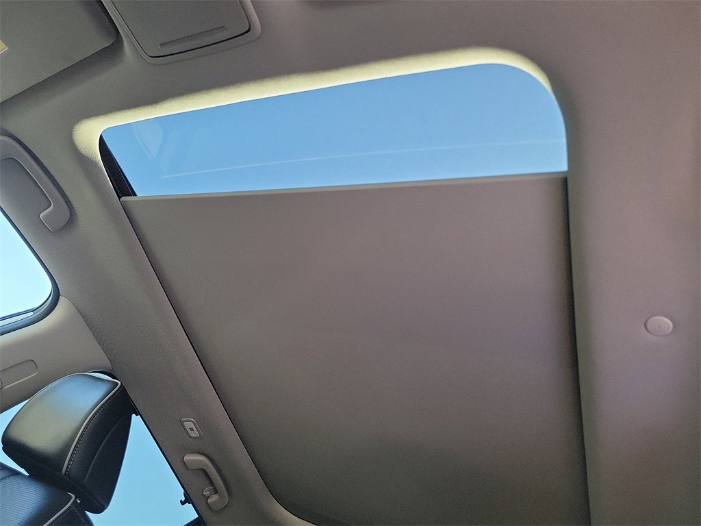 Used 2023 Honda Pilot Elite image 14