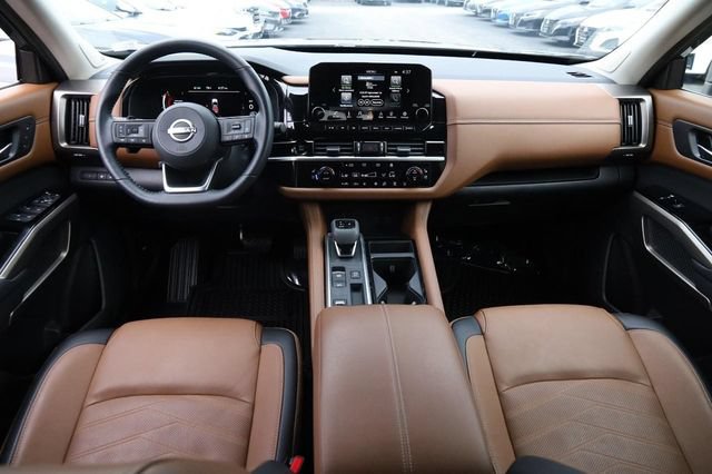 Certified 2025 Nissan Pathfinder Platinum w/ Cargo Package FWD image 24