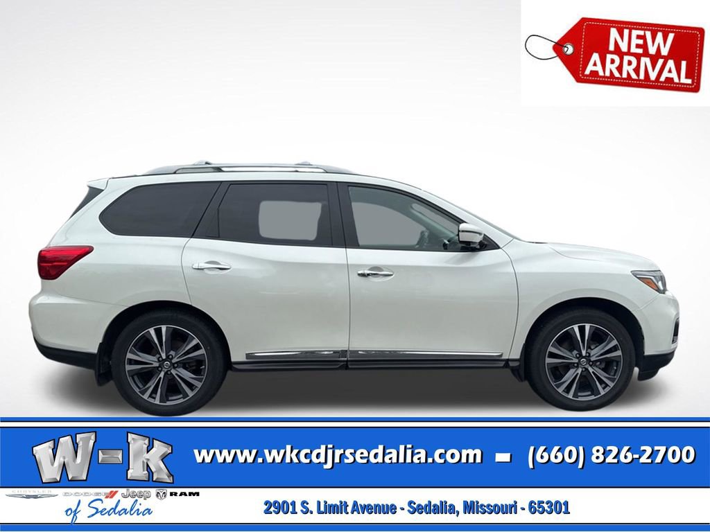 Used 2017 Nissan Pathfinder Platinum AWD/4WD image 5