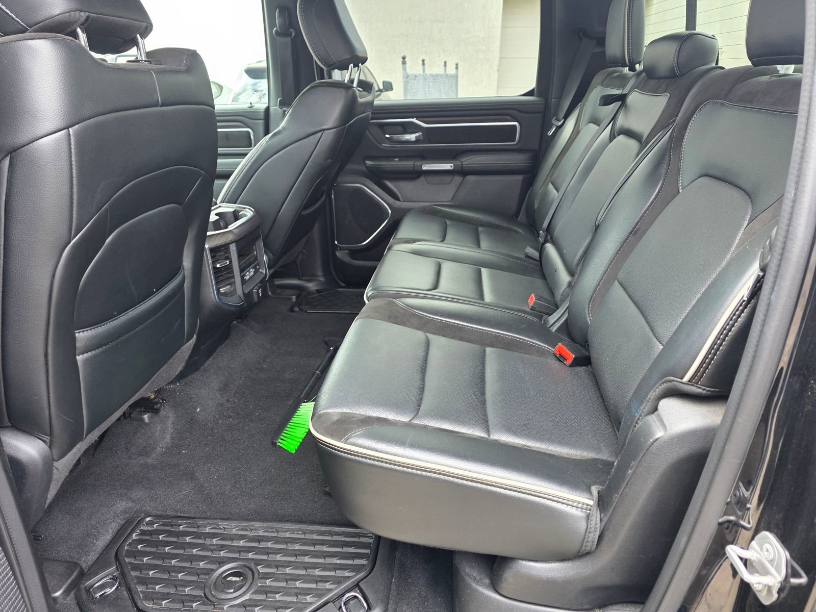 Used 2025 RAM 1500 Laramie image 9