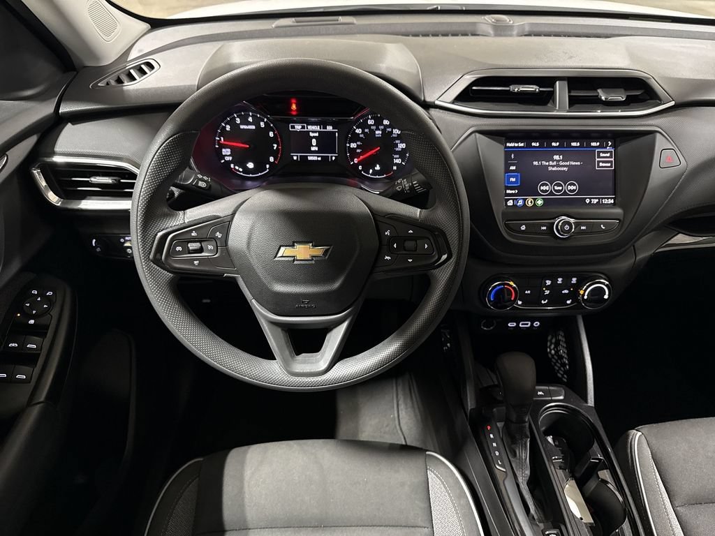 Used 2021 Chevrolet TrailBlazer LT FWD image 11