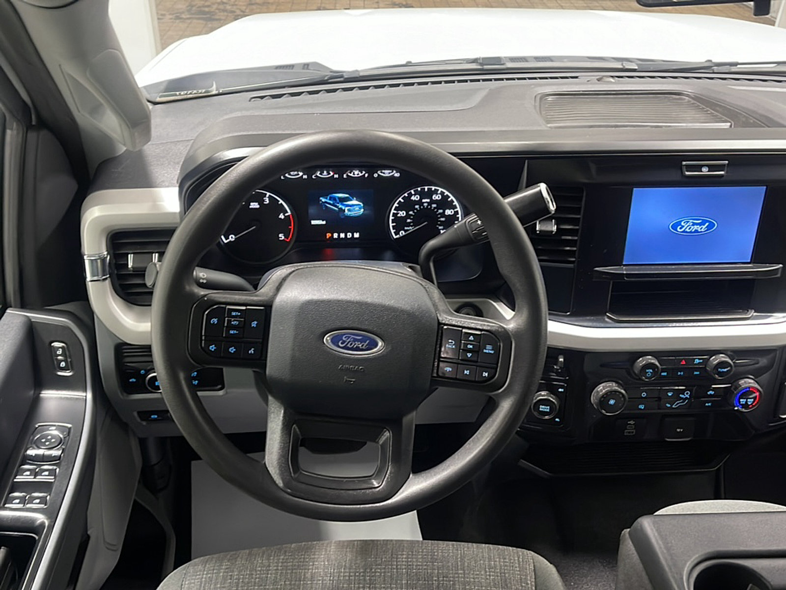 Used 2025 Ford F350 XLT AWD/4WD image 3