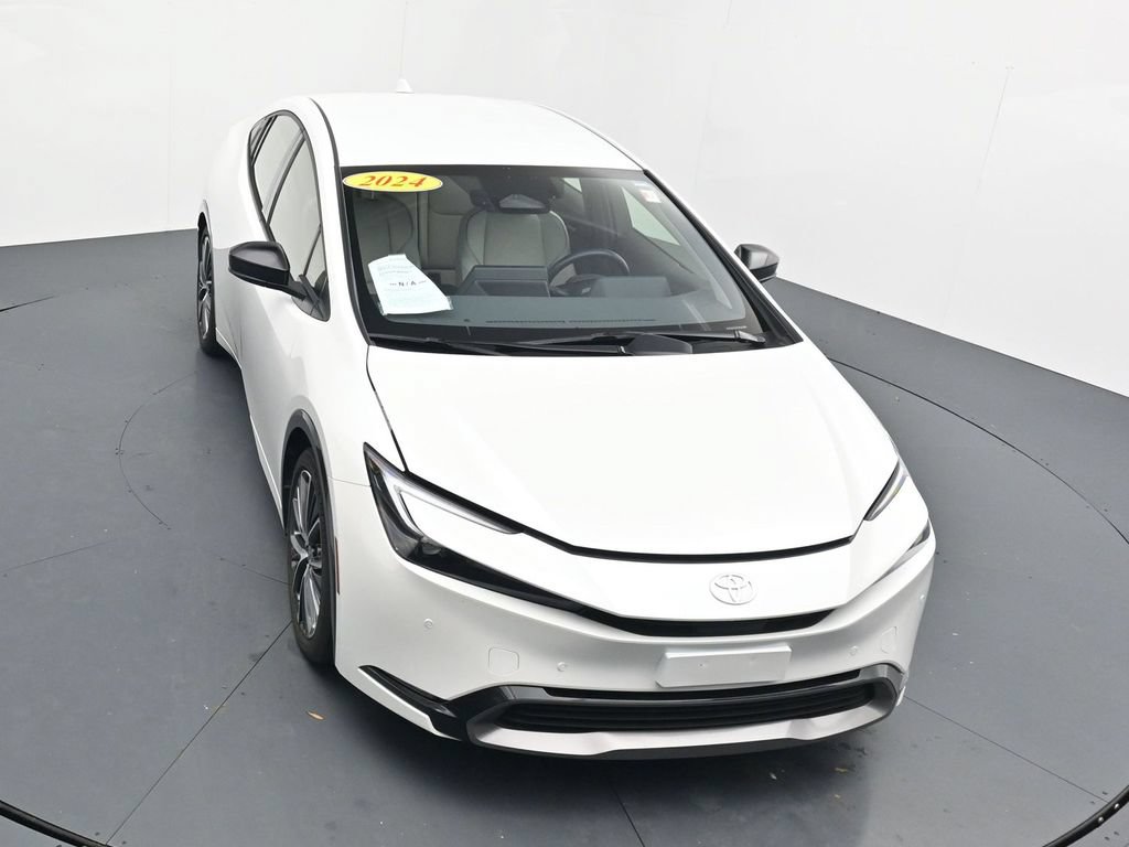 Used 2024 Toyota Prius XLE FWD image 25