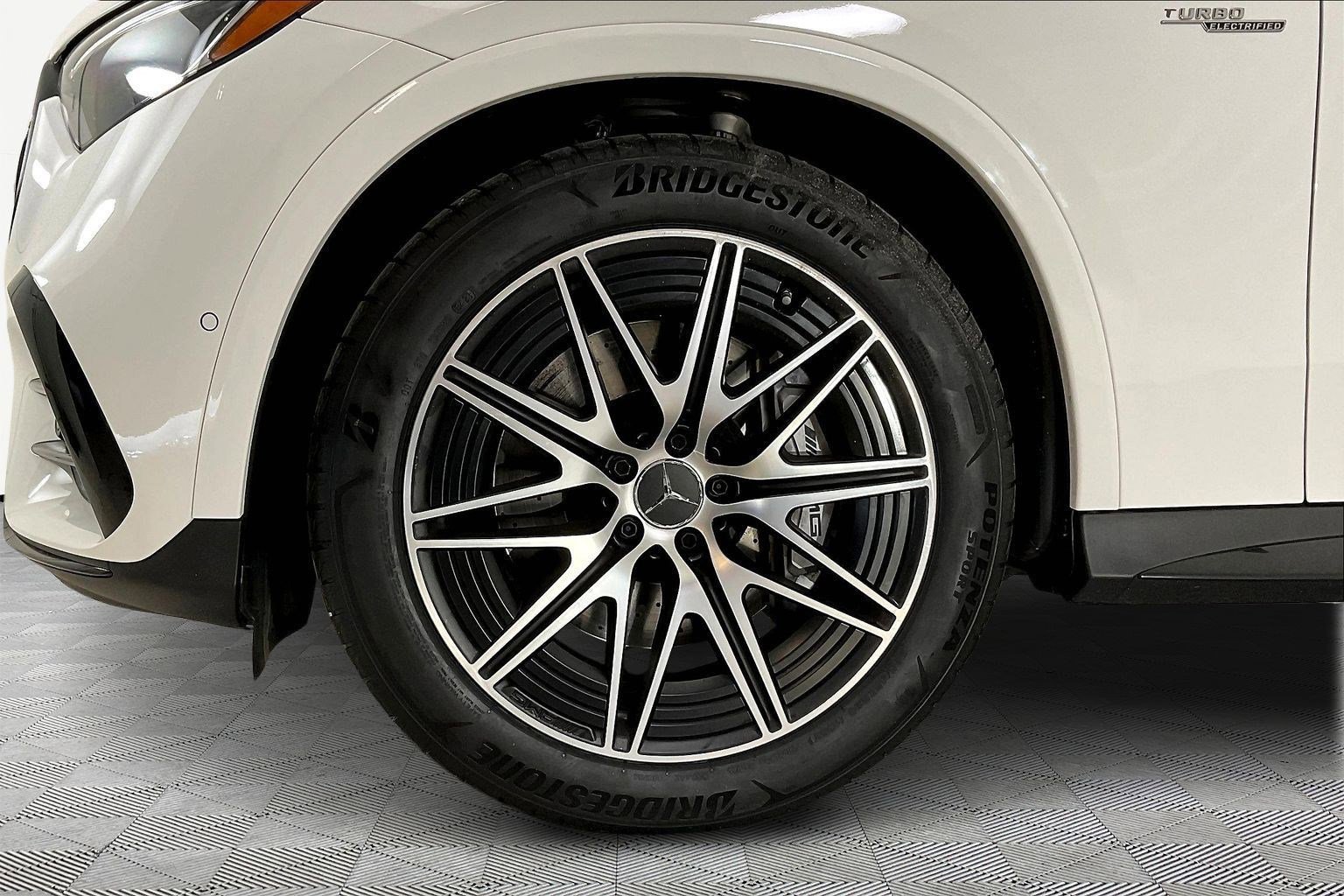 Certified 2025 Mercedes-Benz GLC 43 AMG 4MATIC image 34