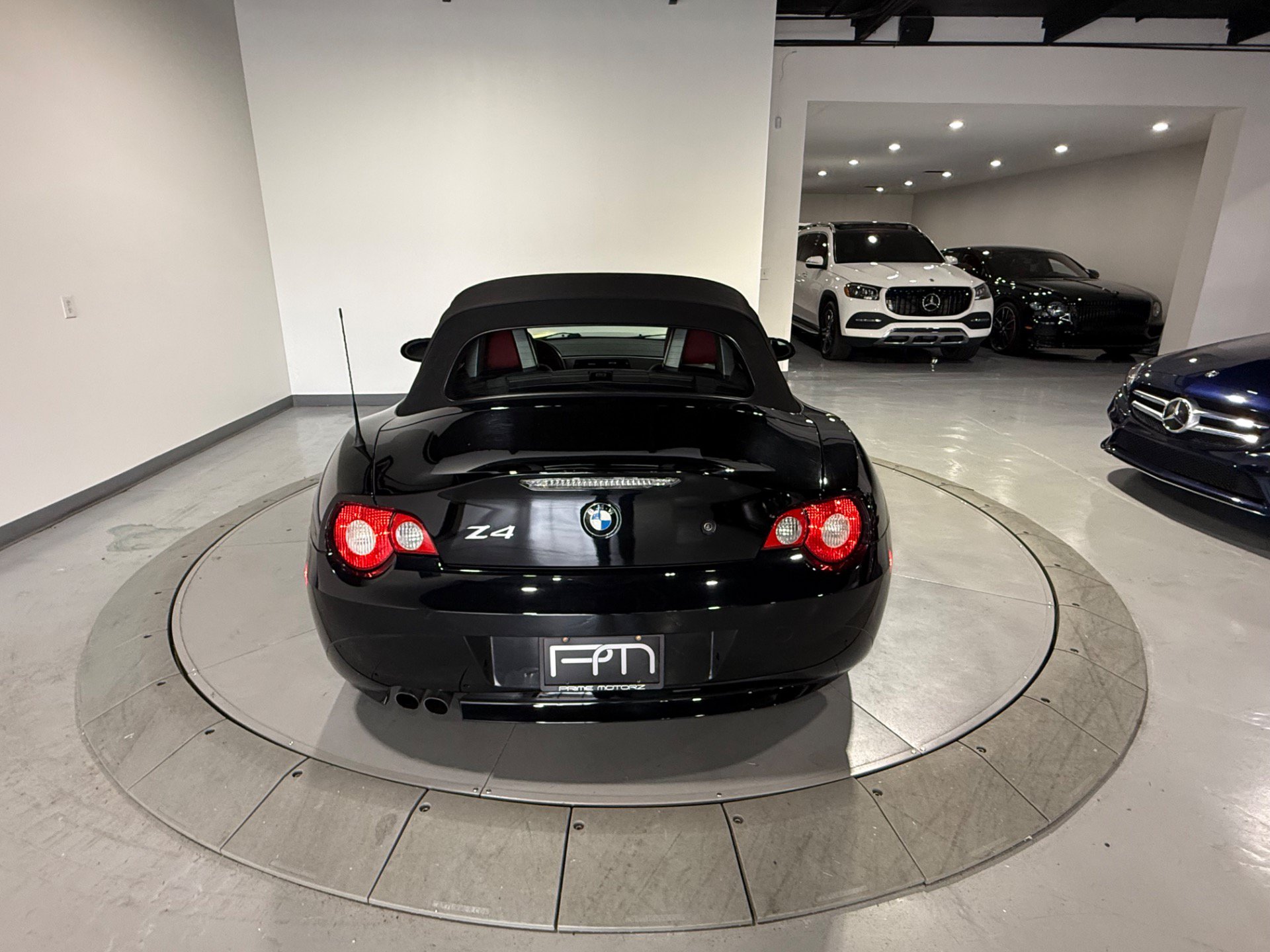 Used 2005 BMW Z4 3.0i RWD image 16
