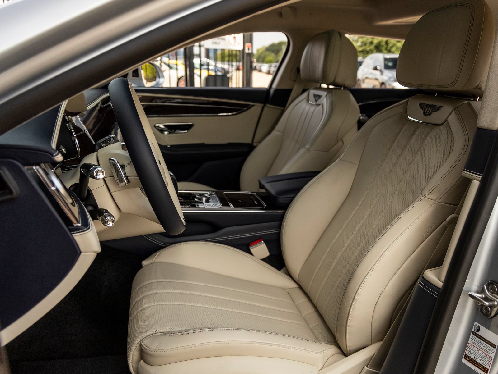 Used 2026 Bentley Flying Spur V8 AWD/4WD image 27