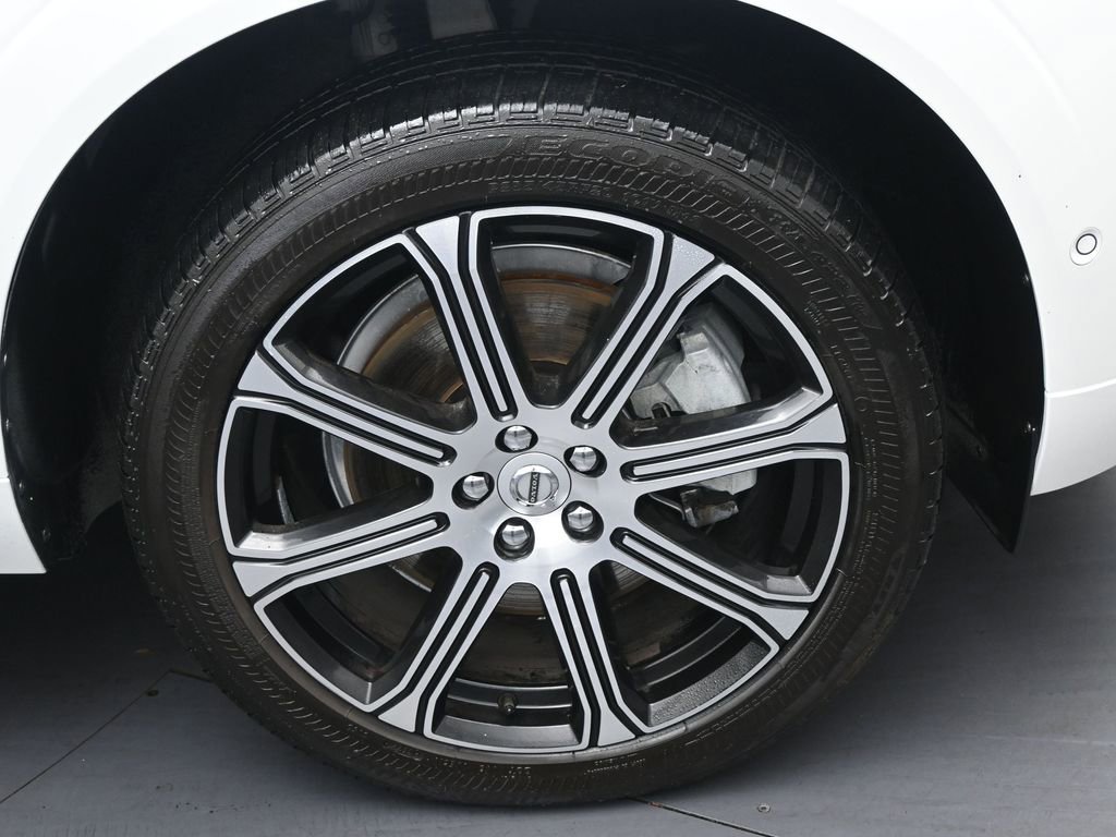 Used 2019 Volvo XC60 T8 Inscription w/ Advanced Package image 34