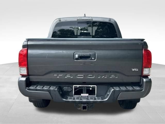 Used 2017 Toyota Tacoma TRD Sport w/ Tow Package (A/T) AWD/4WD image 5