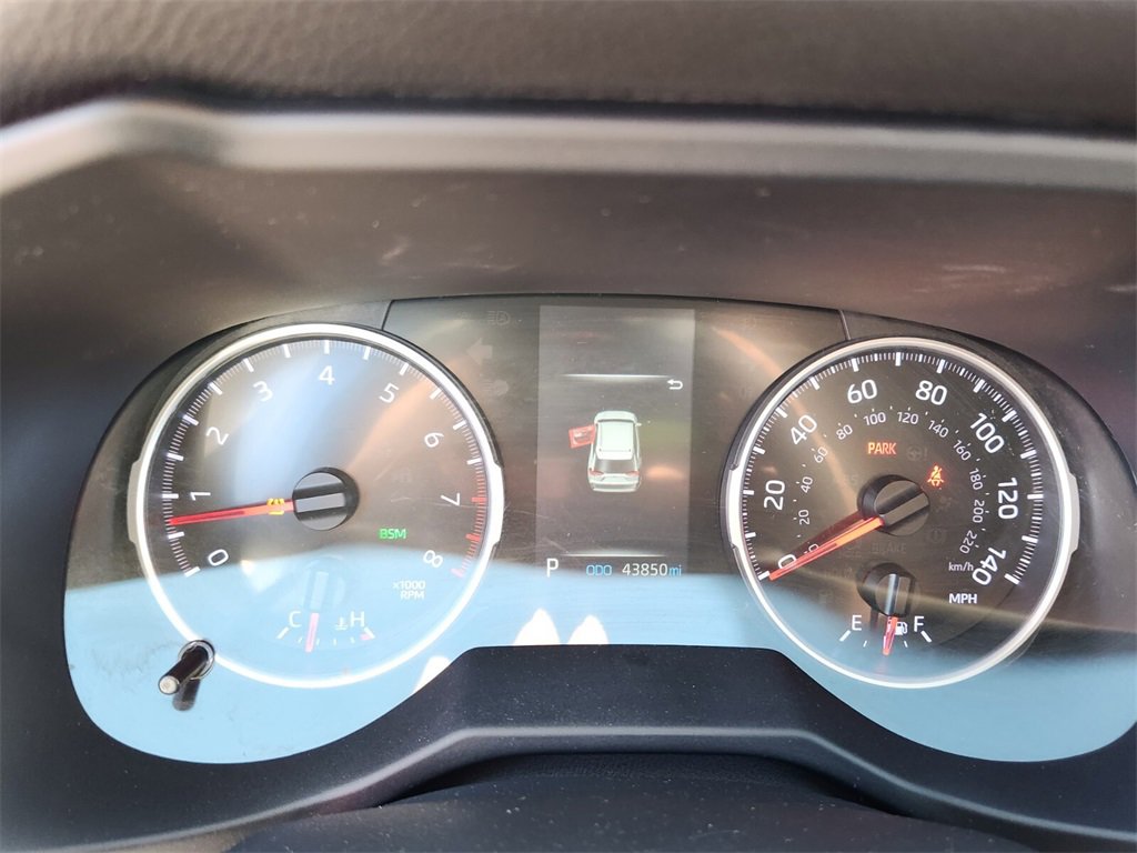 Used 2022 Toyota RAV4 XLE image 12