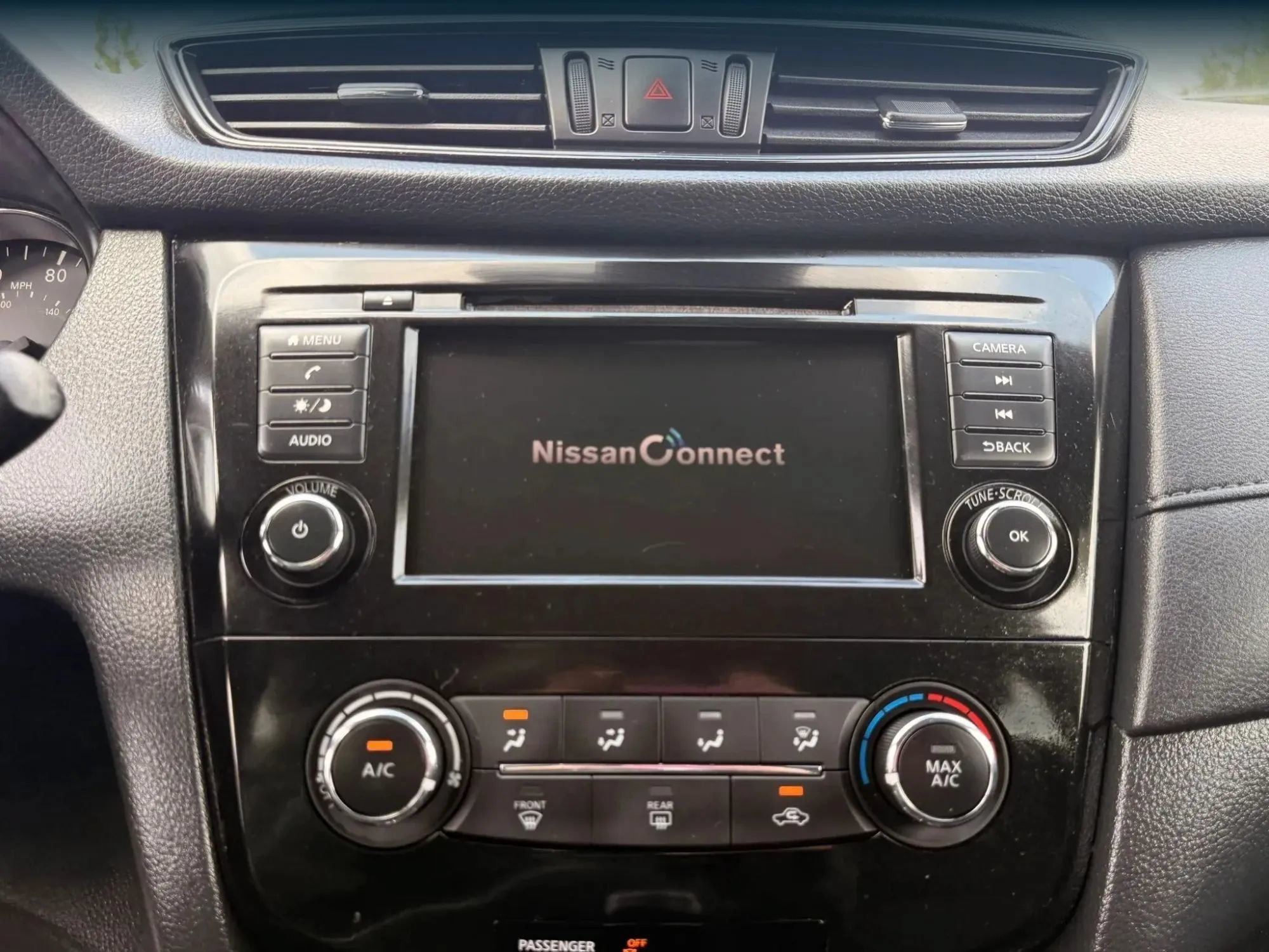 Used 2020 Nissan Rogue S w/ Special Edition Package AWD/4WD image 25