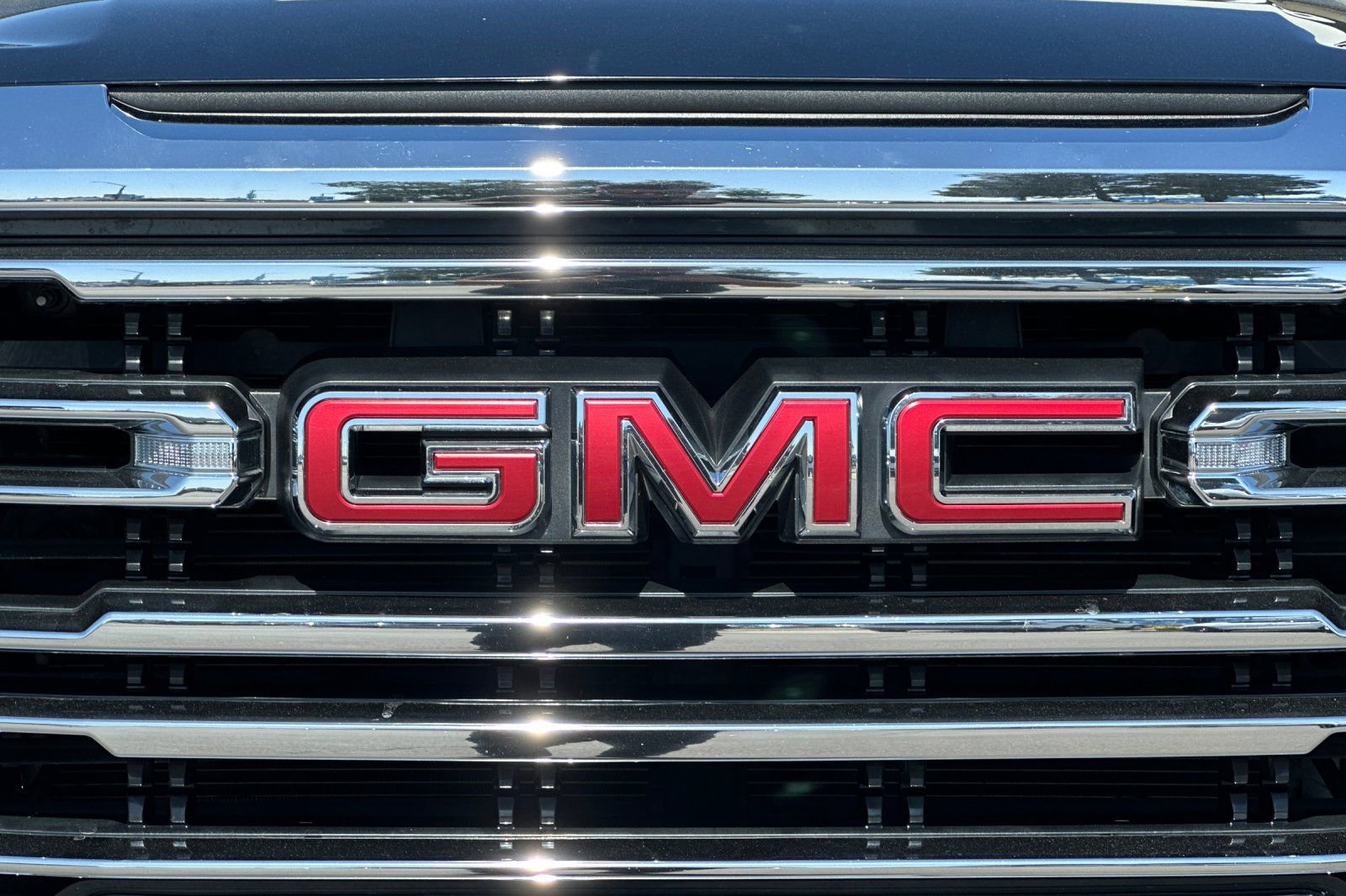 Used 2019 GMC Sierra 1500 SLT w/ SLT Premium Package image 37