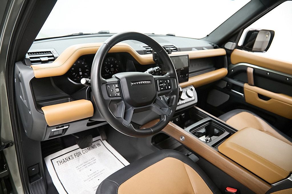 Used 2024 Land Rover Defender 130 X-Dynamic SE image 21