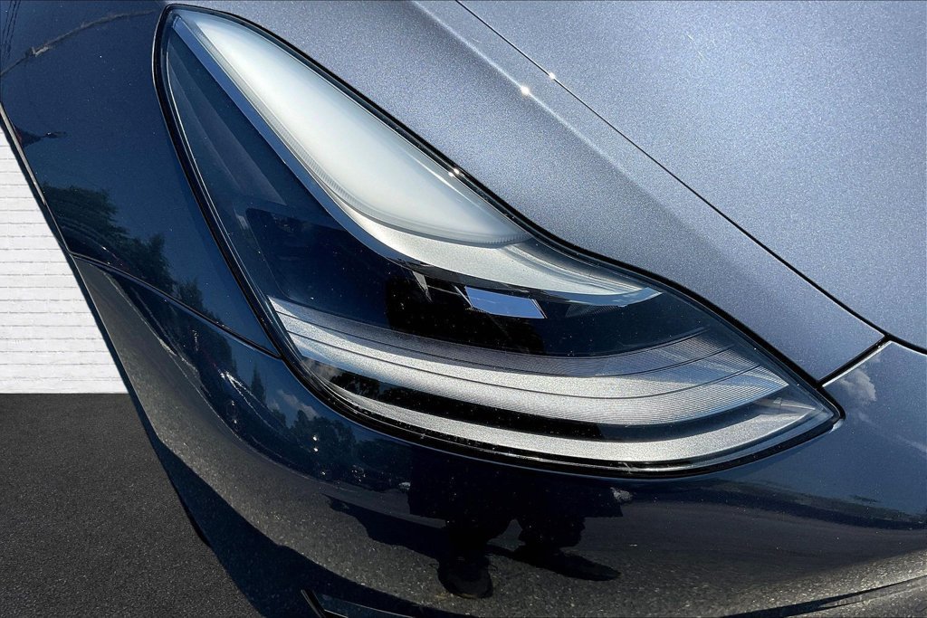 Used 2022 Tesla Model 3 Long Range AWD/4WD image 29