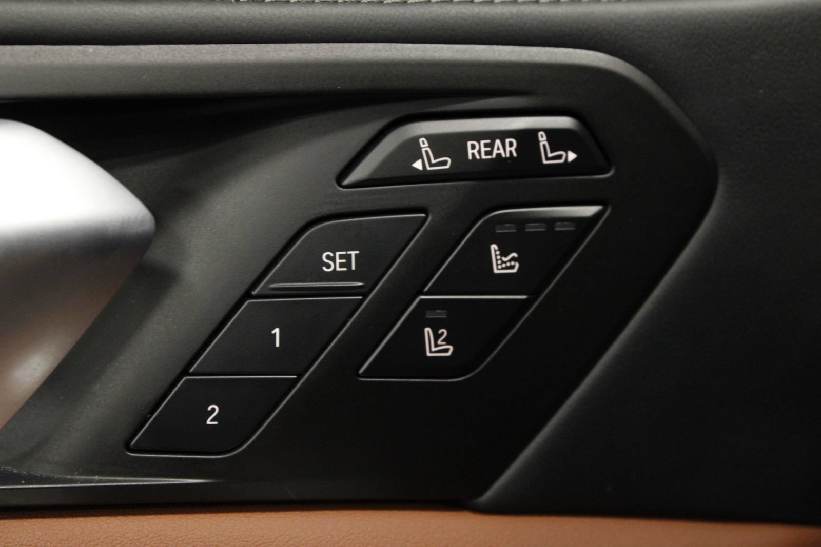 Used 2024 BMW ALPINA XB7 AWD/4WD image 36
