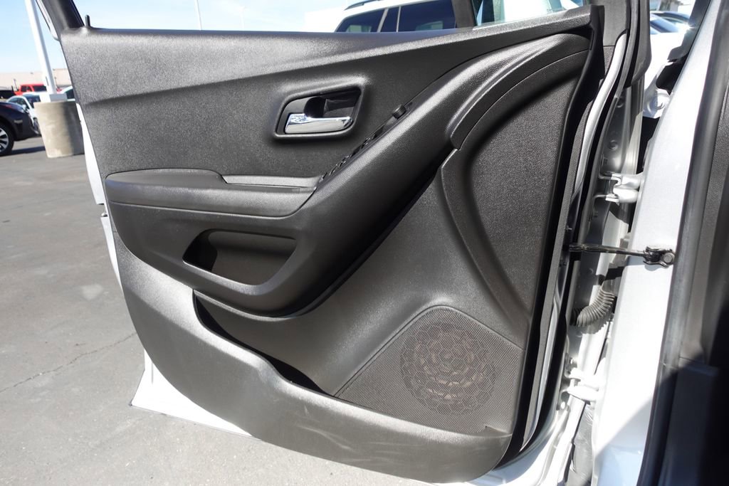 Used 2018 Chevrolet Trax LS image 20