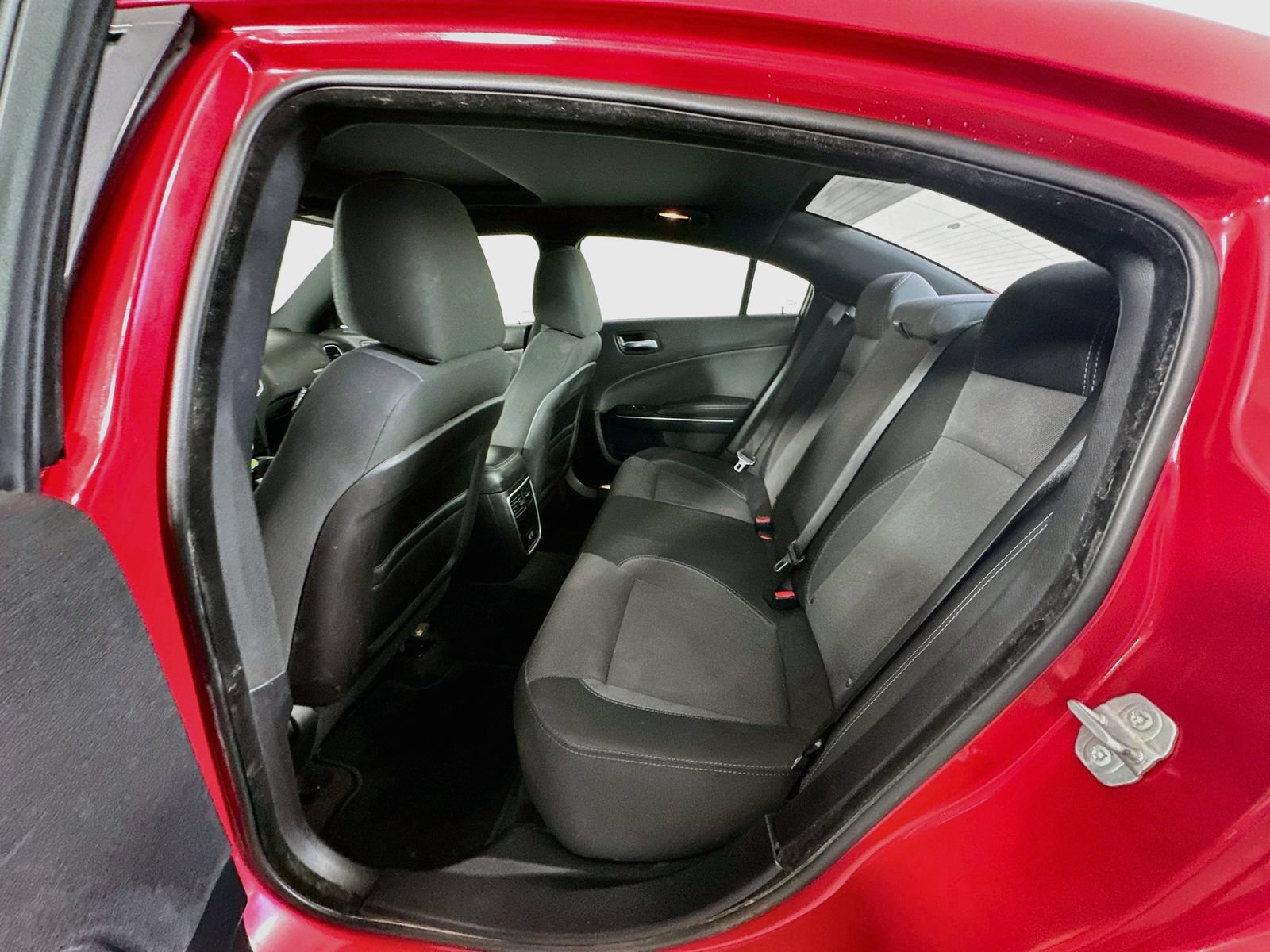 Used 2015 Dodge Charger SE w/ Power Sunroof Group RWD image 21