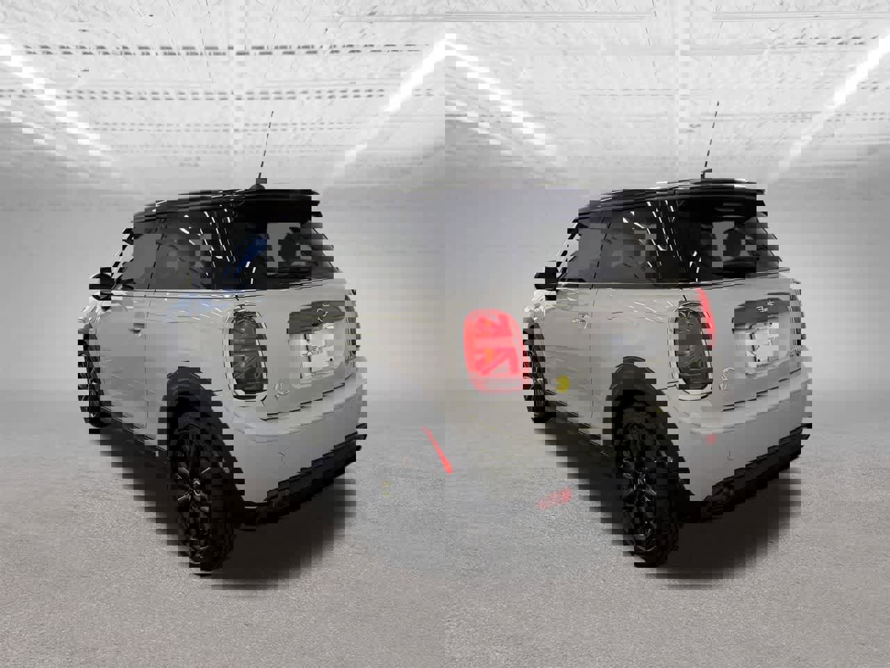 Used 2020 MINI Cooper SE w/ 6.5" Touchscreen Package image 3