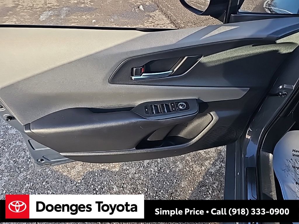 Used 2023 Toyota Prius XLE image 11