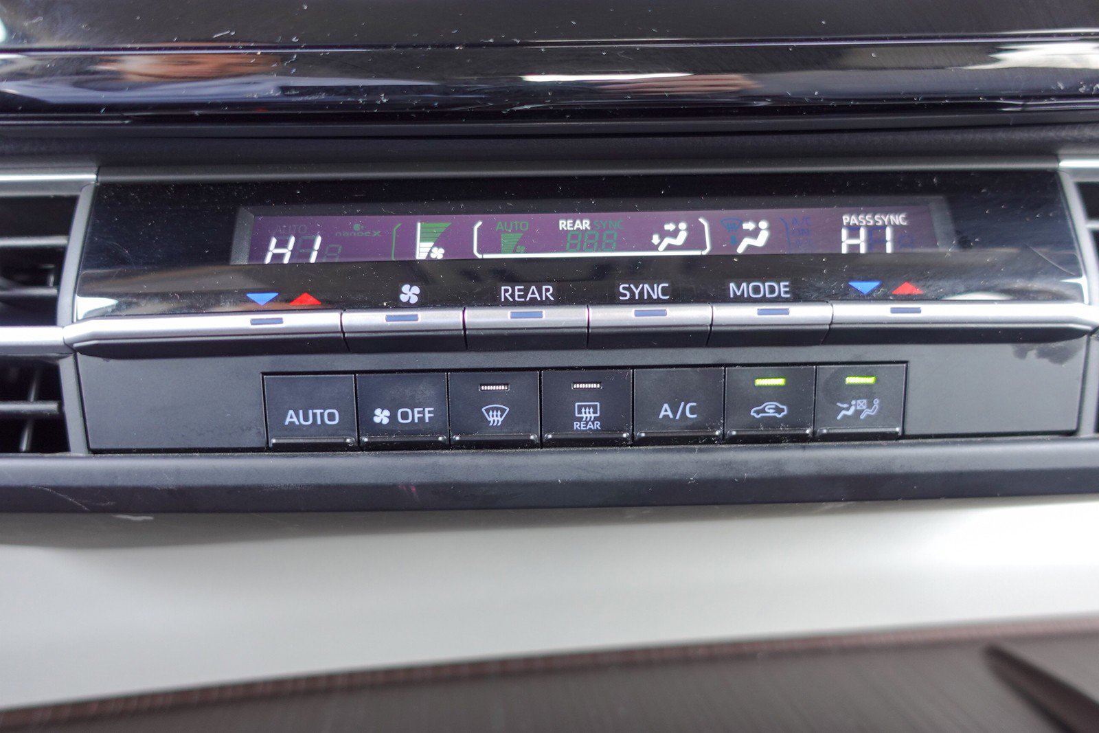 Used 2024 Toyota Sienna LE image 22