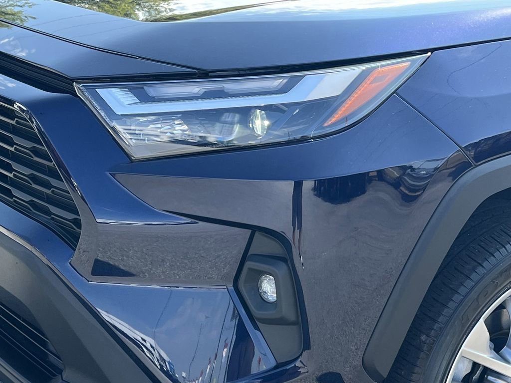 Used 2022 Toyota RAV4 XLE Premium image 12