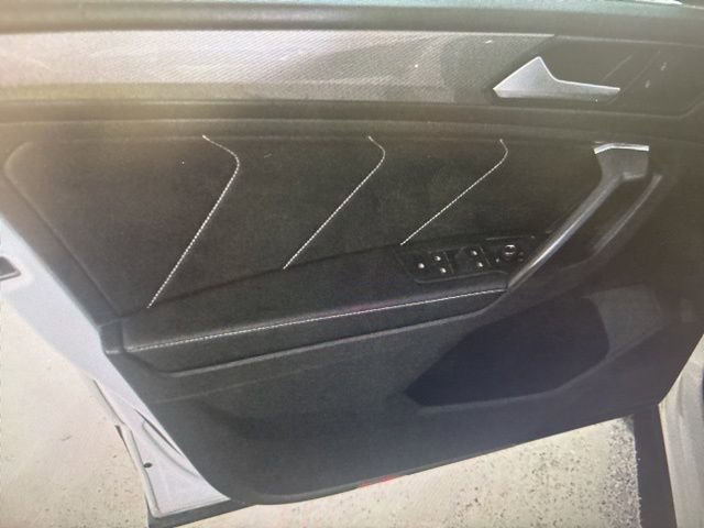 Used 2023 Volkswagen Tiguan SE image 15