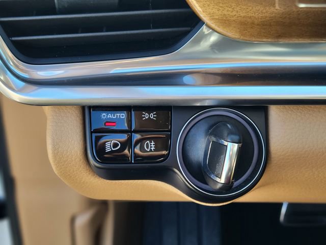 Used 2018 Porsche Panamera 4S image 21