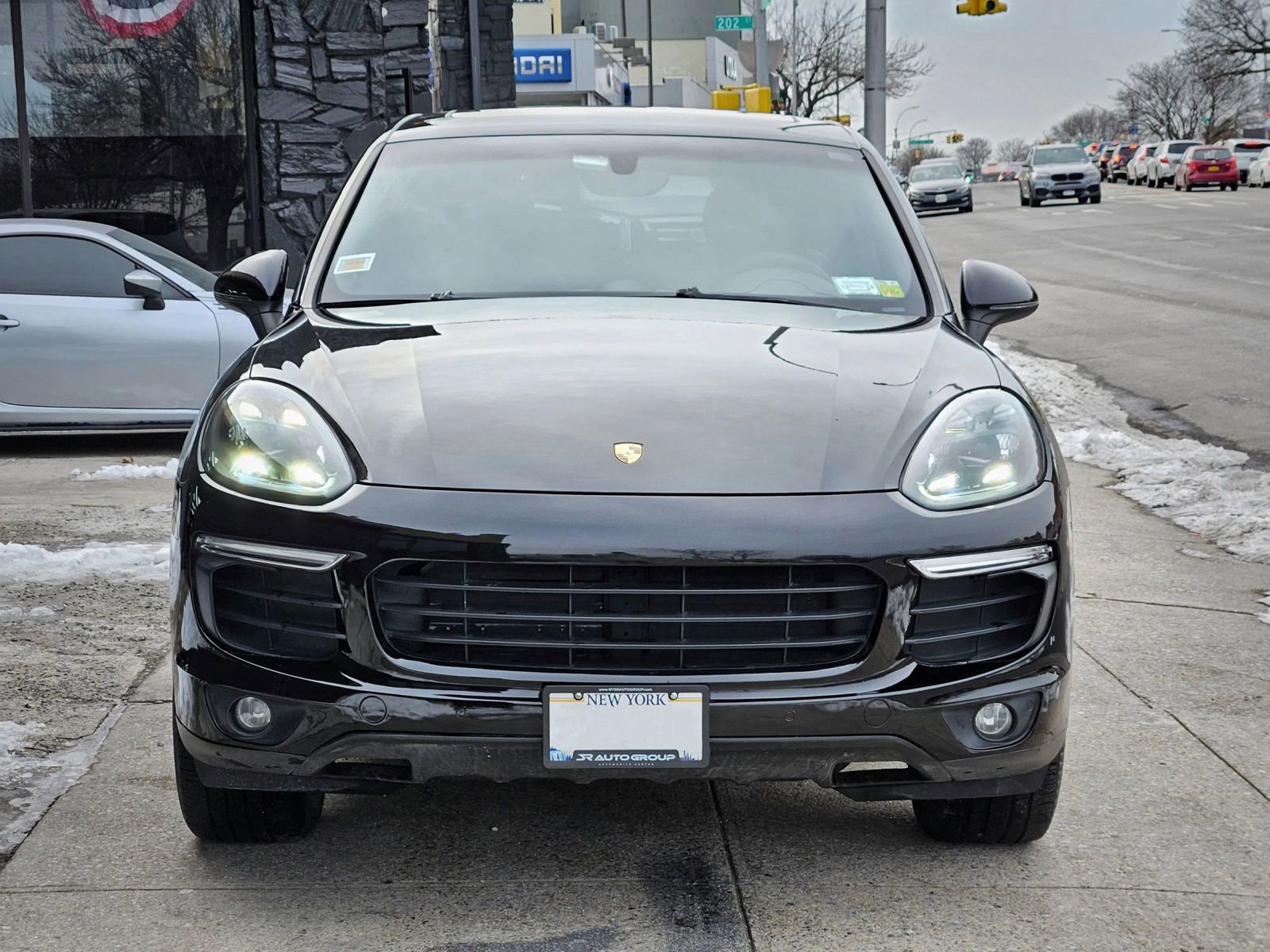 Used 2016 Porsche Cayenne AWD/4WD image 2