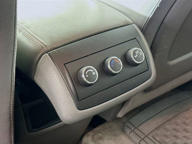 Used 2009 Chevrolet Traverse LT FWD image 25