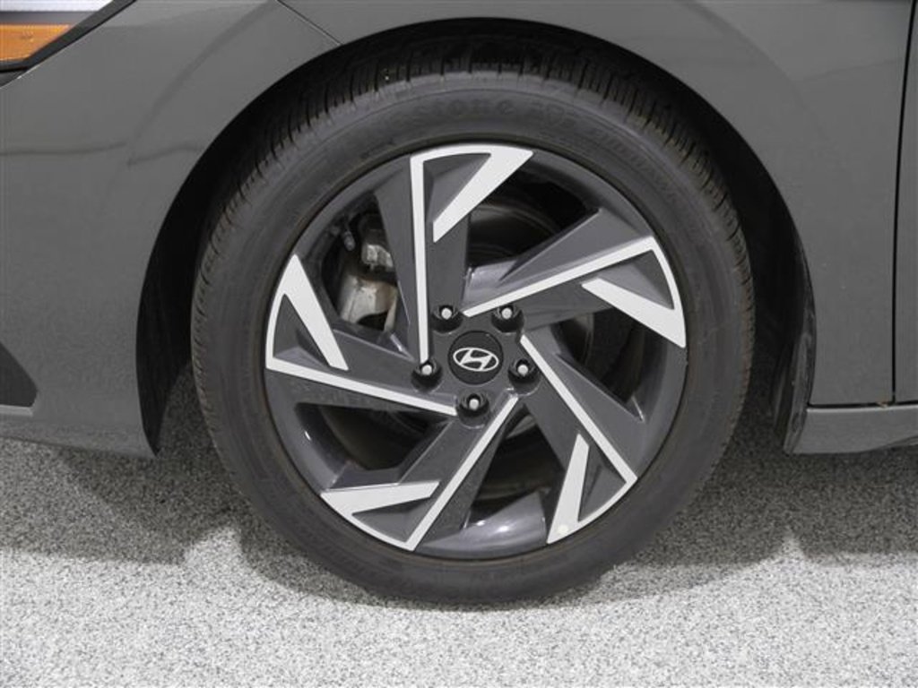Used 2024 Hyundai Elantra SEL w/ Convenience Package image 19