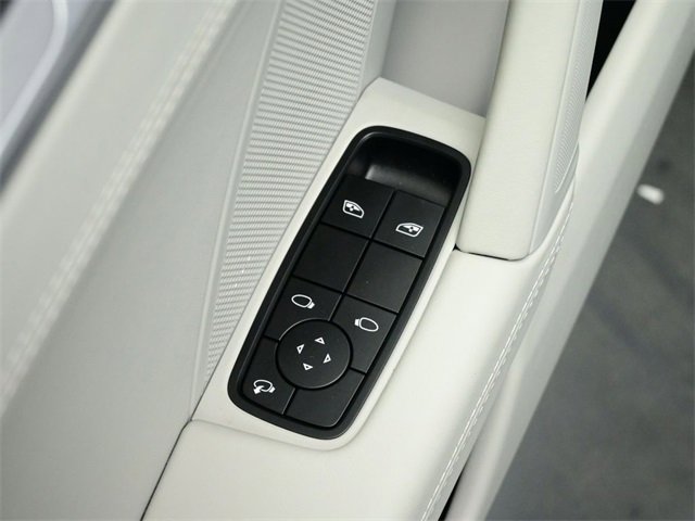 Used 2023 Porsche 911 Carrera image 6