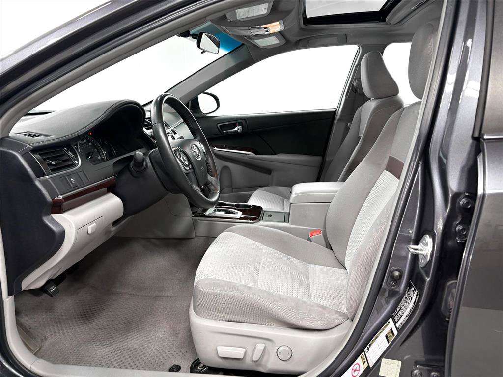 Used 2013 Toyota Camry XLE image 4