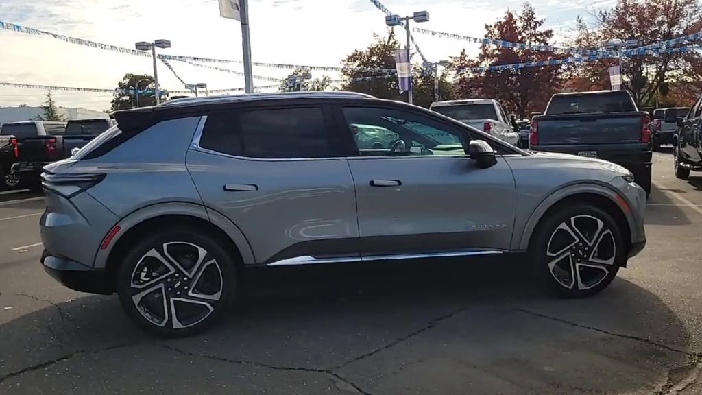 New 2026 Chevrolet Equinox EV LT image 9