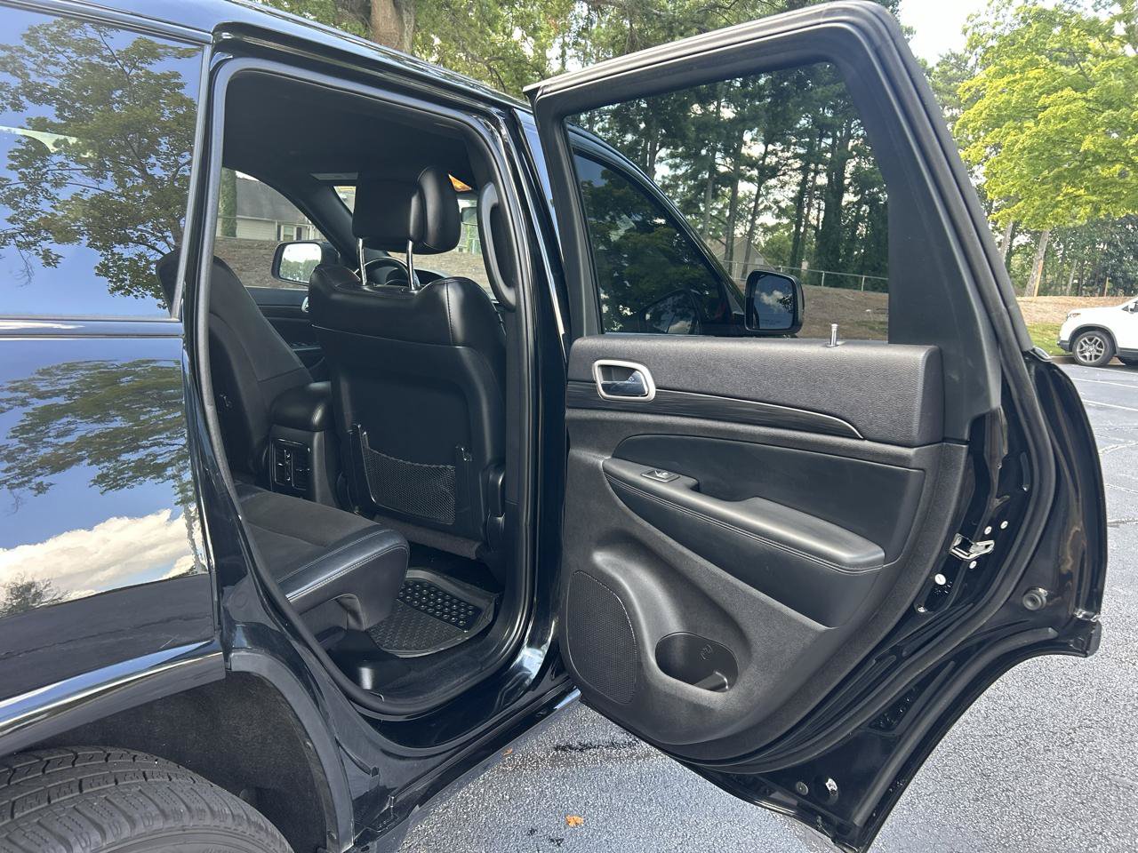 Used 2021 Jeep Grand Cherokee Laredo X AWD/4WD image 19