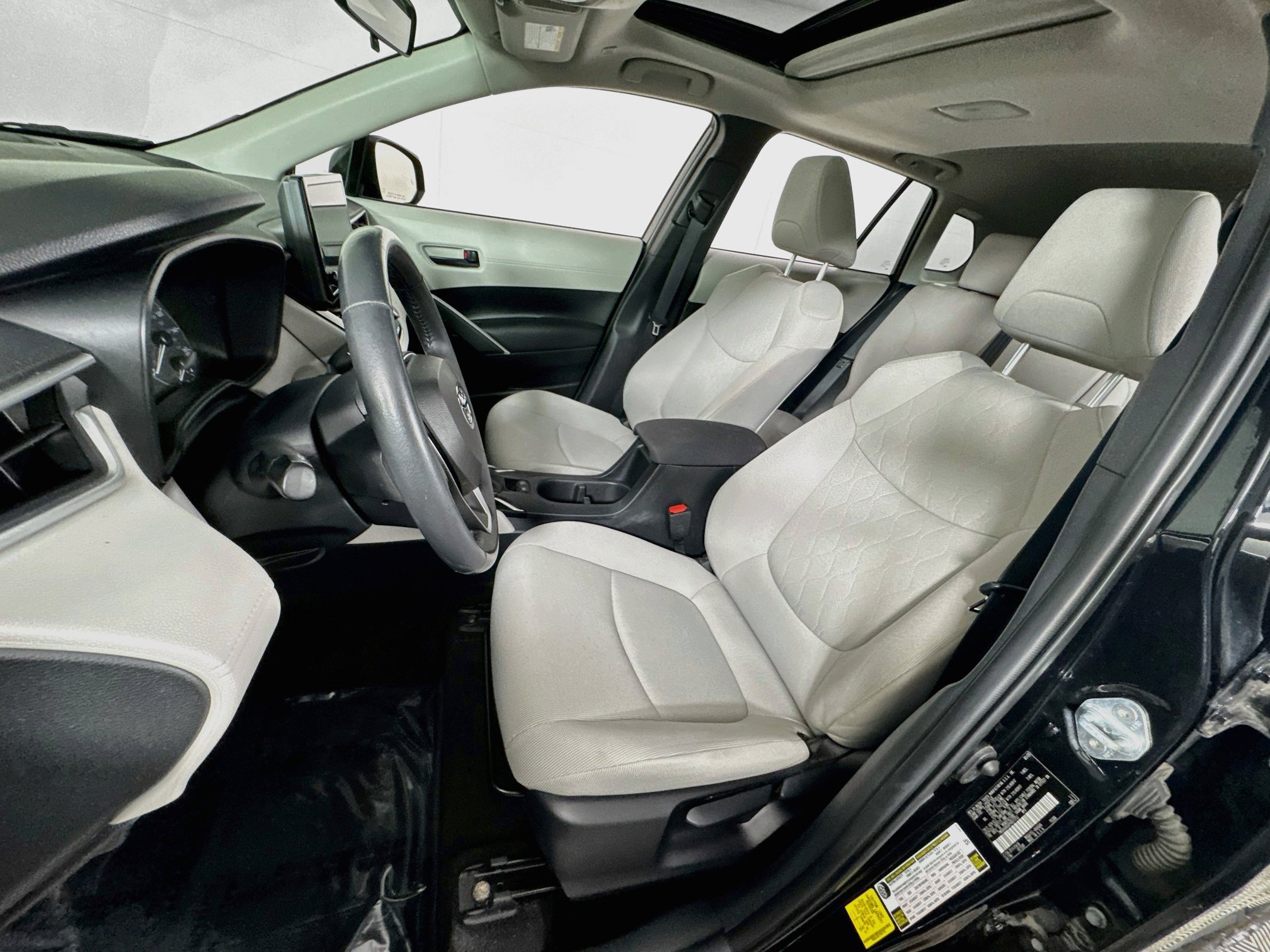 Certified 2023 Toyota Corolla Cross LE w/ Moonroof Package AWD/4WD image 12