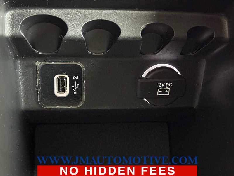 Used 2019 Jeep Cherokee Limited image 41