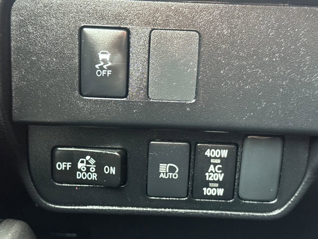 Used 2023 Toyota Tacoma TRD Off-Road image 31