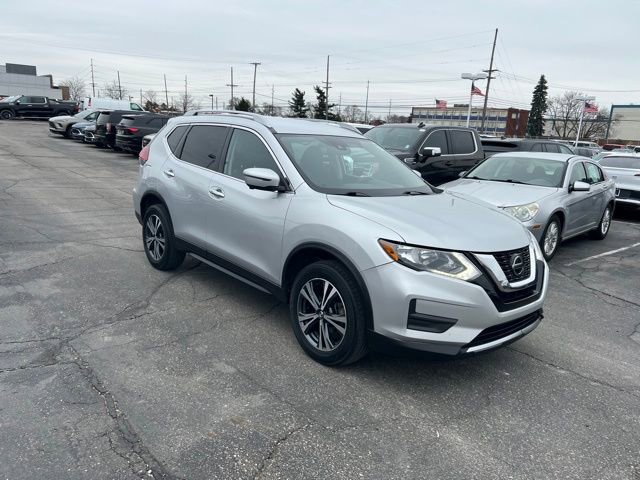 Used 2019 Nissan Rogue SV w/ Premium Package image 3