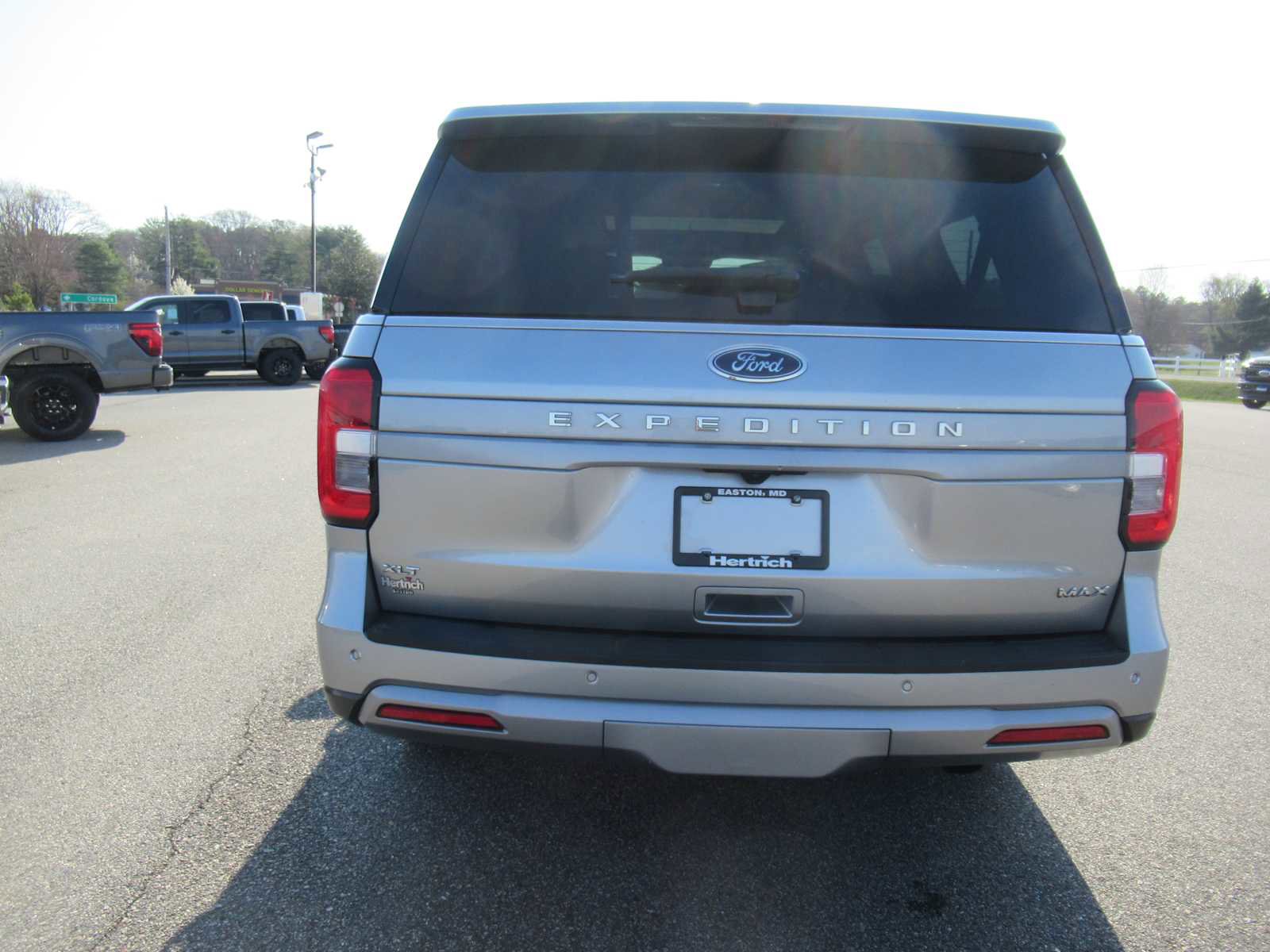 Used 2022 Ford Expedition Max XLT image 6